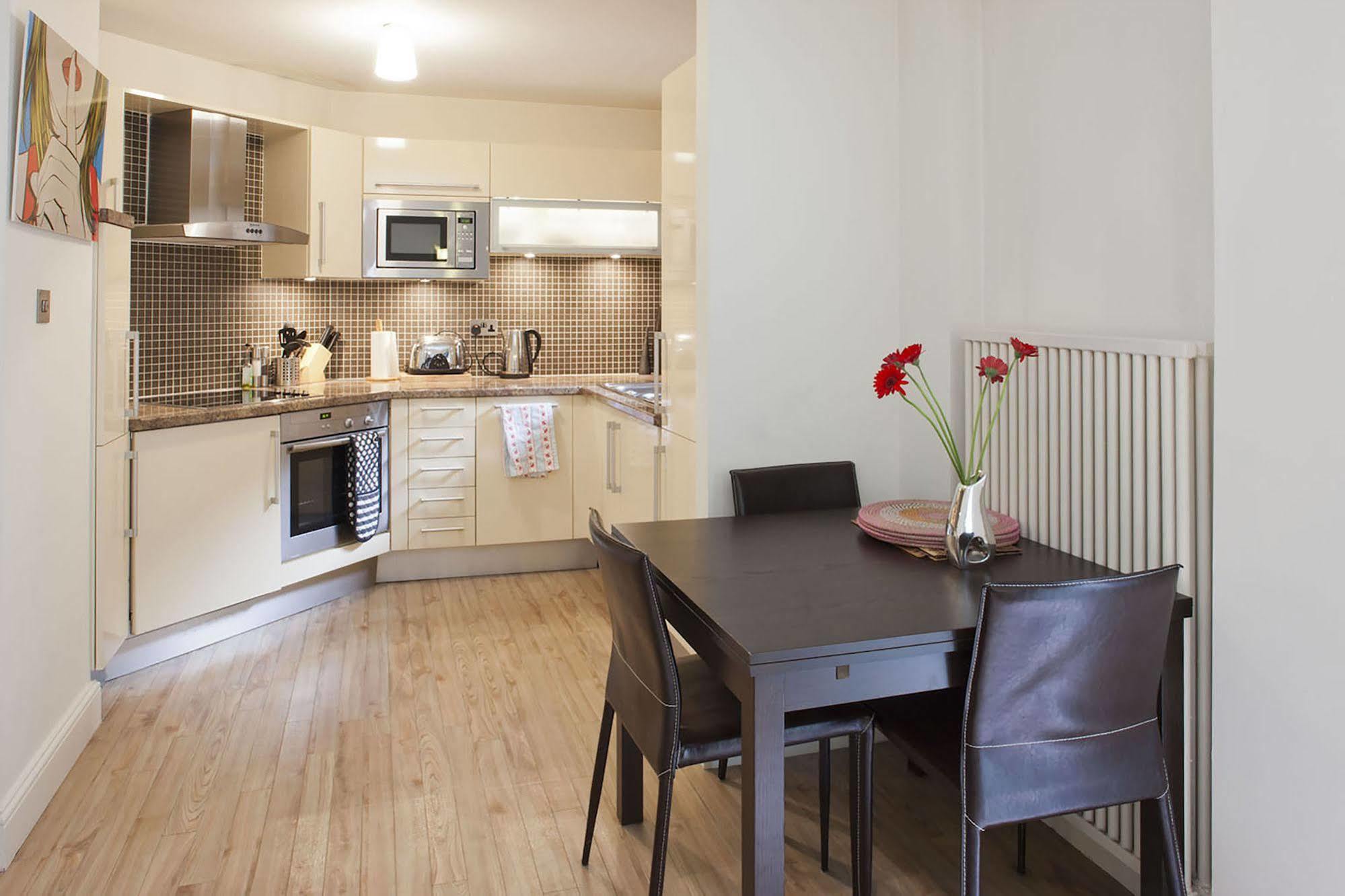 Piccadilly Circus Apartments Лондон Экстерьер фото